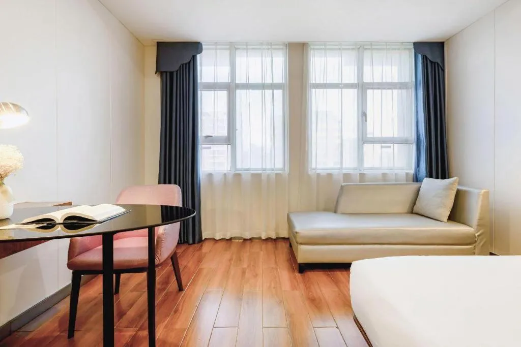 Borrman Hotel Fangchenggang High-speed Railway North Station Crystal International