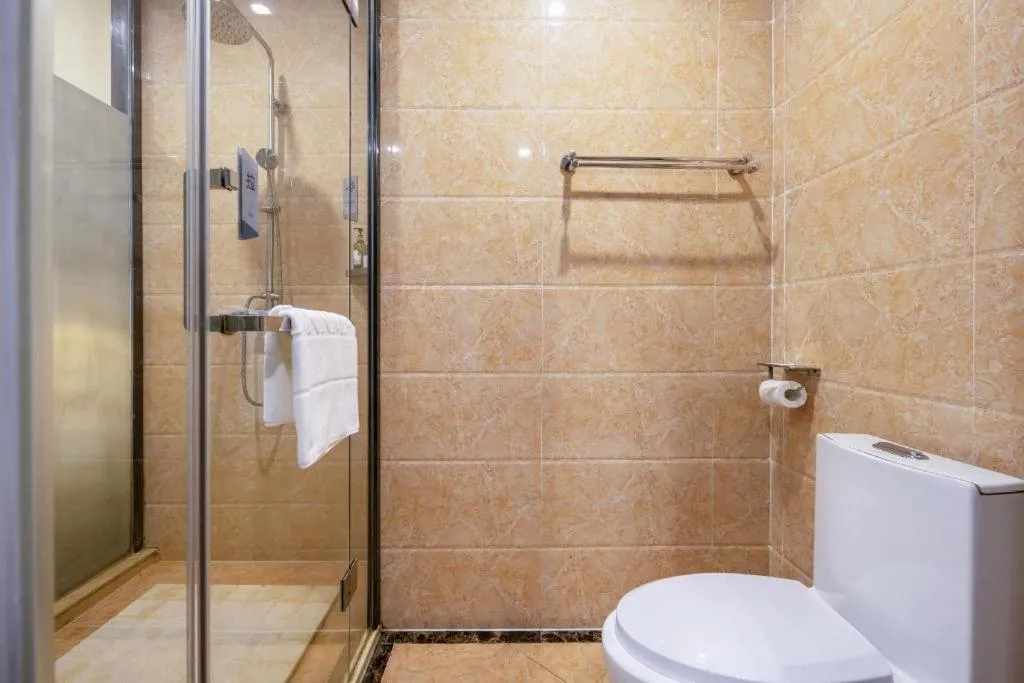 Borrman Hotel Fangchenggang High-speed Railway North Station Crystal International