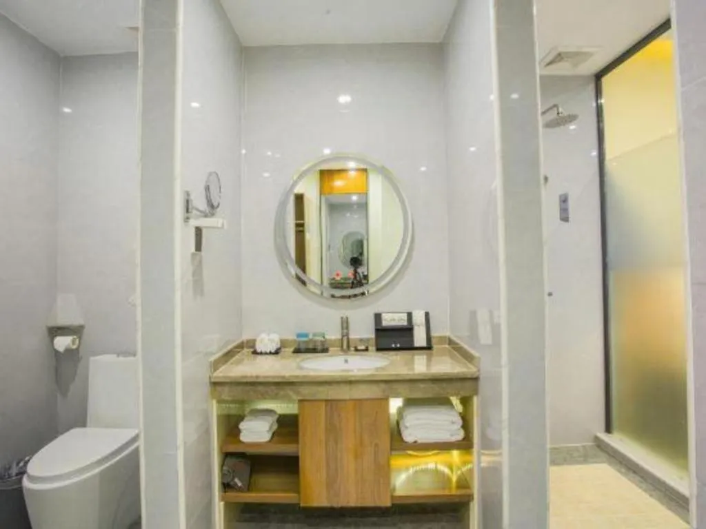 Borrman Hotel Fangchenggang High-speed Railway North Station Crystal International