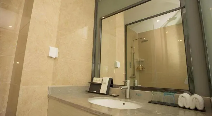 Borrman Hotel Fangchenggang High-speed Railway North Station Crystal International