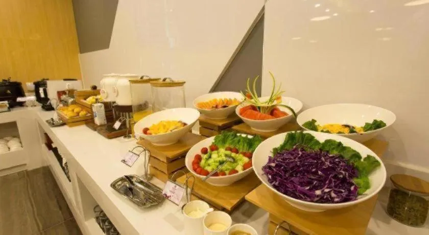 Borrman Hotel Fangchenggang High-speed Railway North Station Crystal International