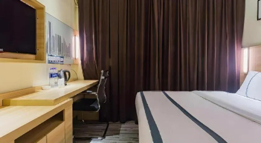 Bed in City Comfort Inn Guangzhou Tianhetang Xiajunjing Garden