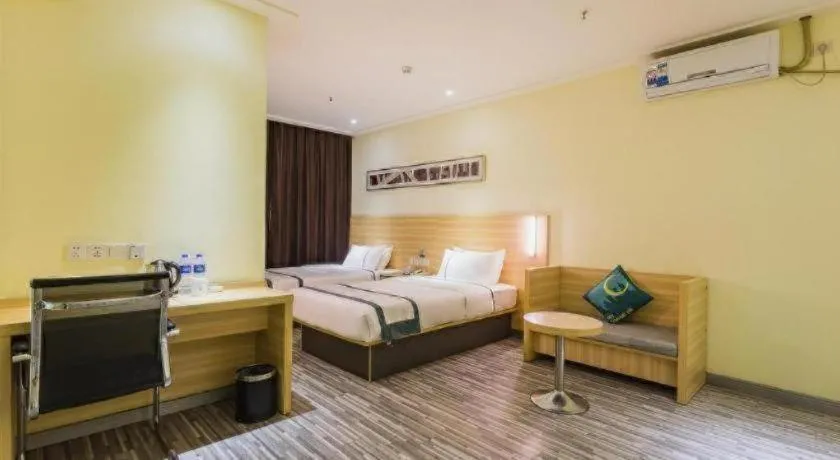 Bed in City Comfort Inn Guangzhou Tianhetang Xiajunjing Garden