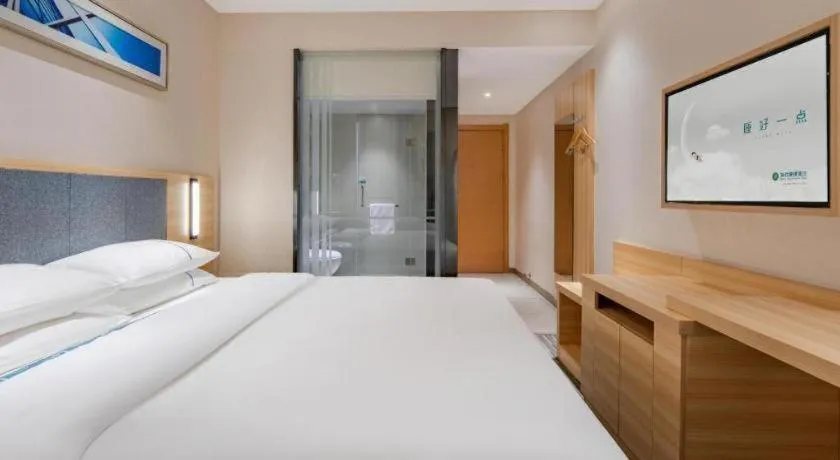 Bed in City Comfort Inn Shanghai International Automobile City Tongji University