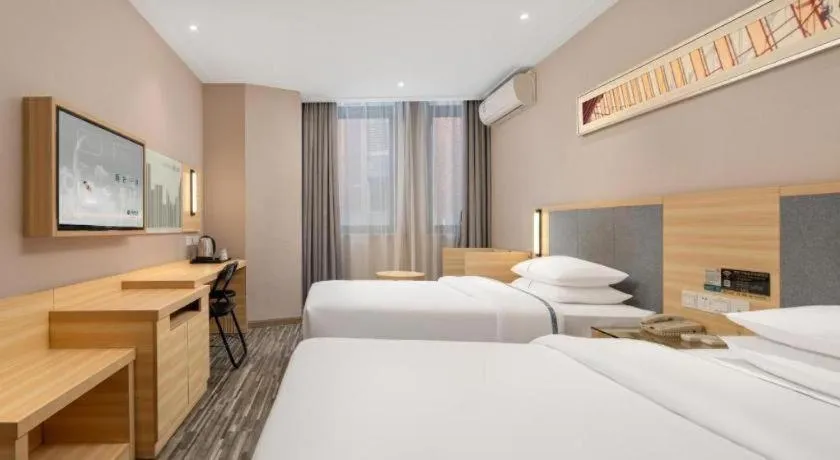 Bed in City Comfort Inn Shanghai International Automobile City Tongji University