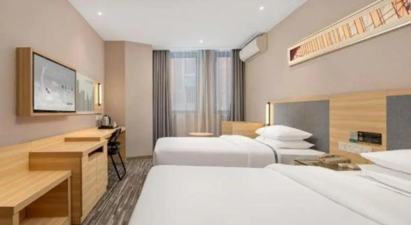 Bed in City Comfort Inn Shanghai International Automobile City Tongji University