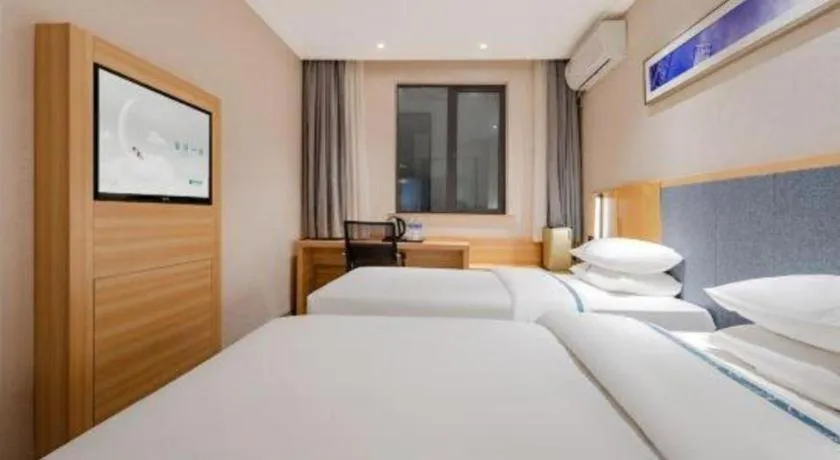 Bed in City Comfort Inn Shanghai International Automobile City Tongji University