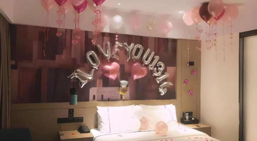 Bed in City Comfort Inn Shenzhen Exhibition Center North Huaqiang Metro Station