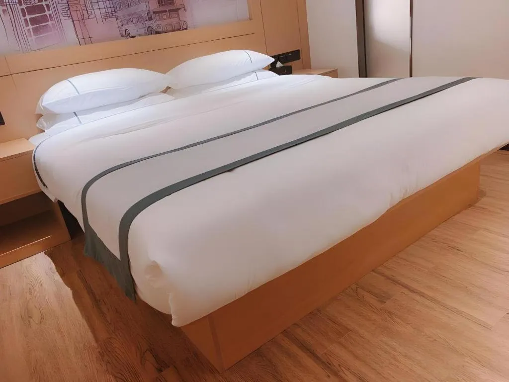 Bed in City Comfort Inn Shenzhen Exhibition Center North Huaqiang Metro Station
