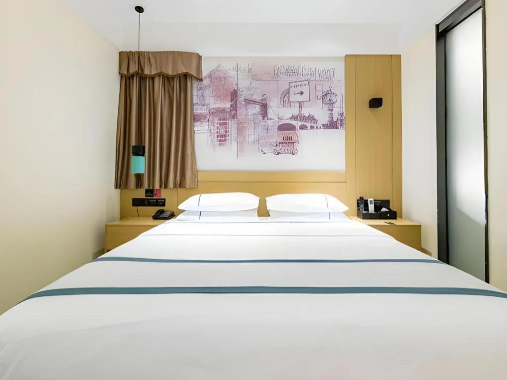 Bed in City Comfort Inn Shenzhen Exhibition Center North Huaqiang Metro Station