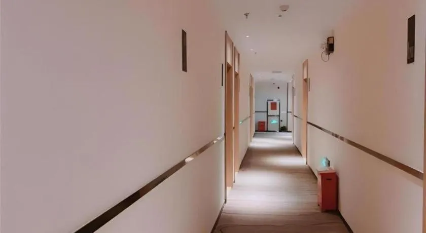 City Comfort Inn Shenzhen Exhibition Center North Huaqiang Metro Station