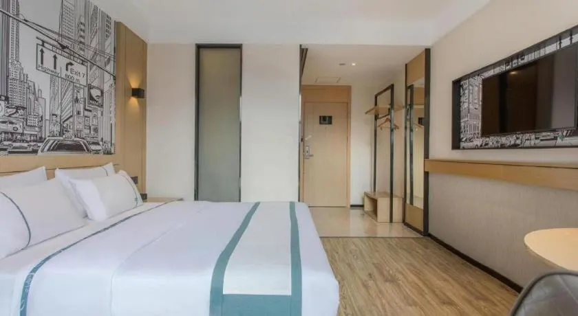 Bed in City Comfort Inn Shenzhen Exhibition Center North Huaqiang Metro Station