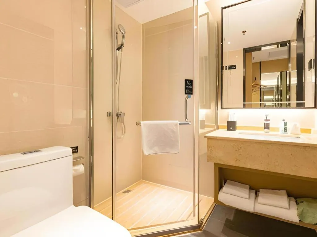 Bed in City Comfort Inn Shenzhen Exhibition Center North Huaqiang Metro Station