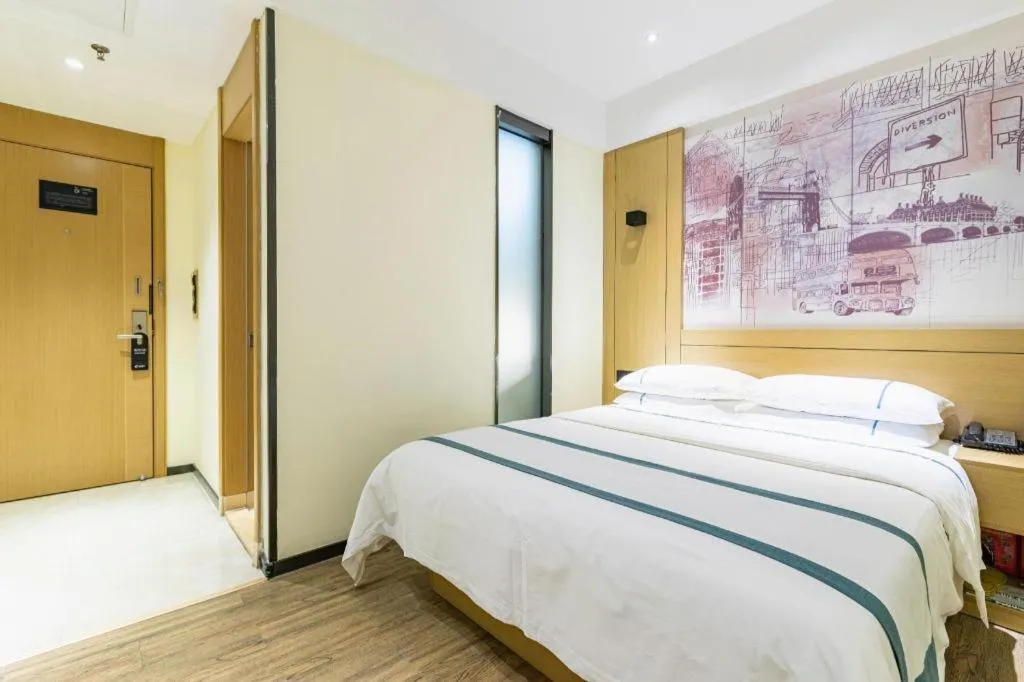 Bed in City Comfort Inn Shenzhen Exhibition Center North Huaqiang Metro Station