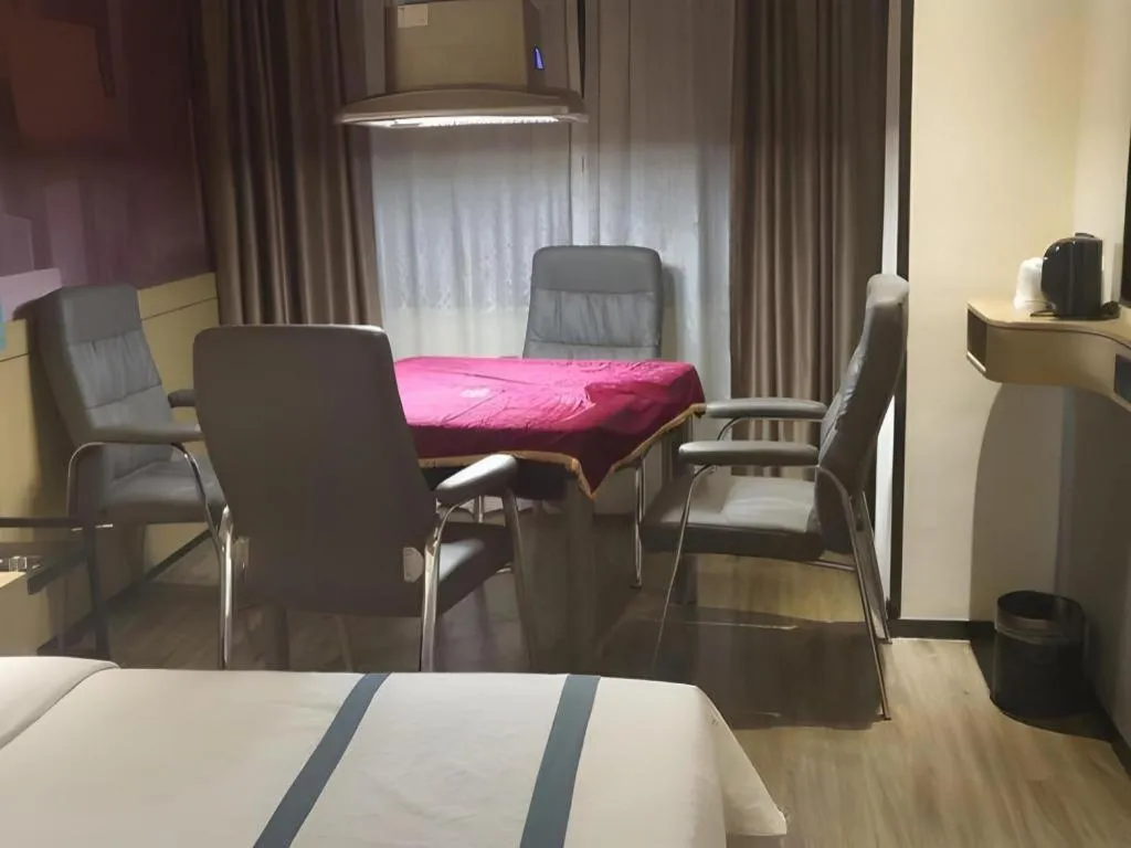 Bed in City Comfort Inn Shenzhen Exhibition Center North Huaqiang Metro Station