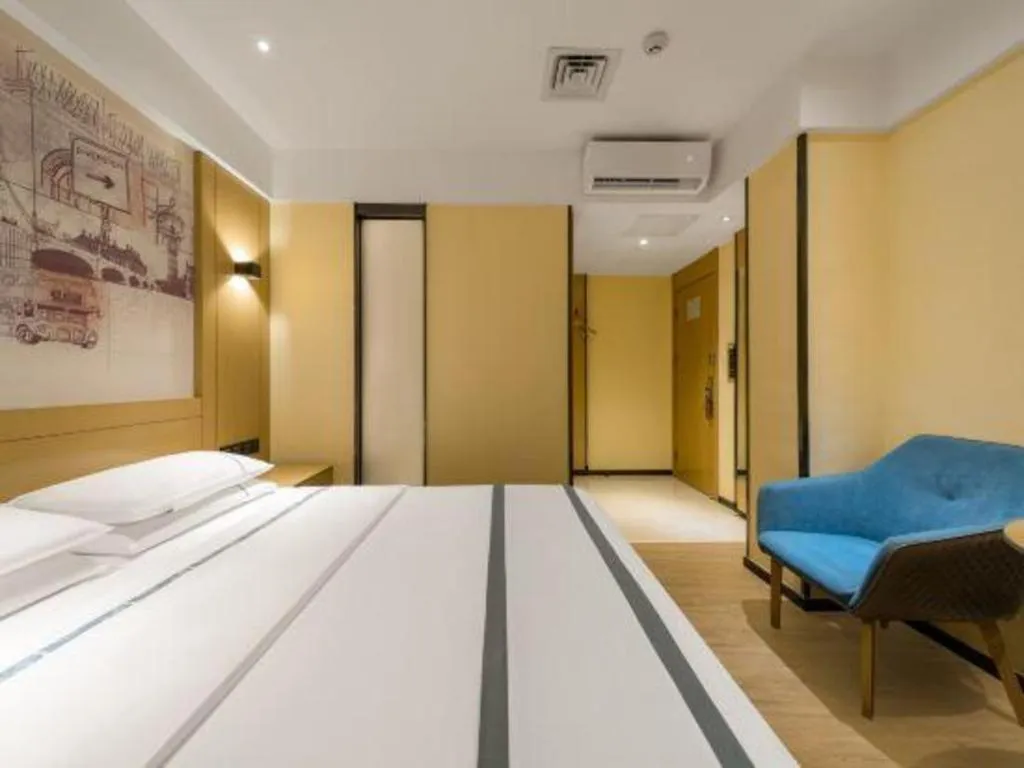 Bed in City Comfort Inn Shenzhen Exhibition Center North Huaqiang Metro Station