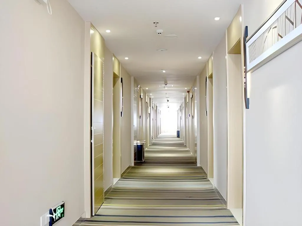 JTOUR Inn Yizhou Hechi College Pedestrian Street