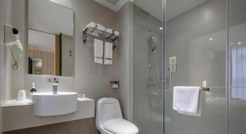 JTOUR Inn Yizhou Hechi College Pedestrian Street