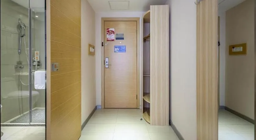 JTOUR Inn Yizhou Hechi College Pedestrian Street