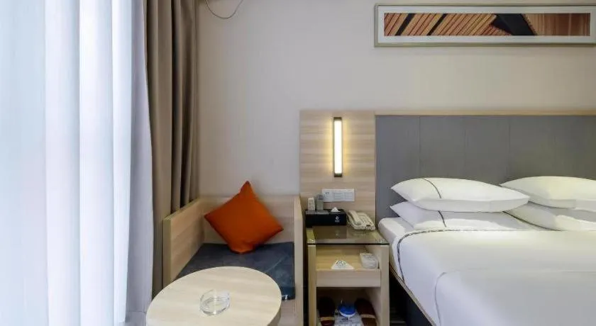 Bed in JTOUR Inn Yizhou Hechi College Pedestrian Street