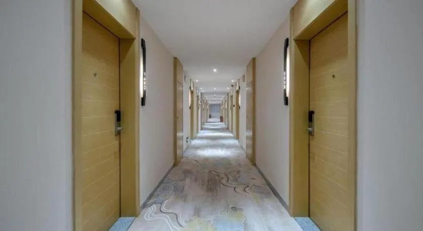 JTOUR Inn Yizhou Hechi College Pedestrian Street