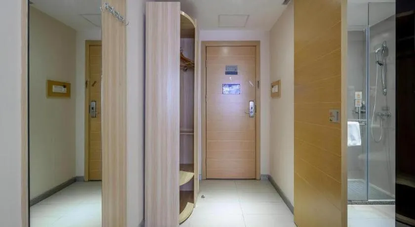 JTOUR Inn Yizhou Hechi College Pedestrian Street