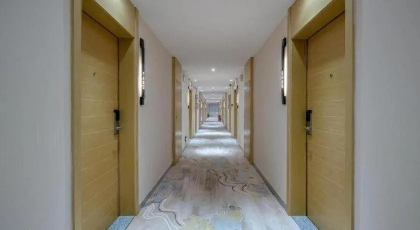 JTOUR Inn Yizhou Hechi College Pedestrian Street