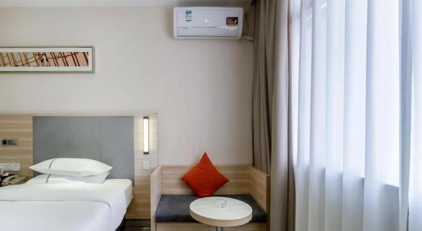 Bed in JTOUR Inn Yizhou Hechi College Pedestrian Street