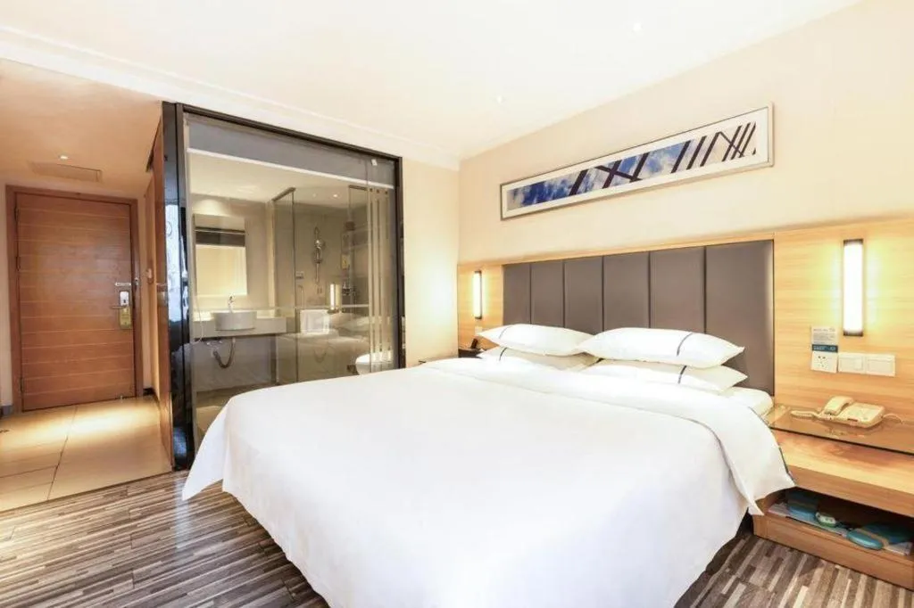 Bed in City Comfort Inn Shenzhen International Exhibition Center Tangwei Metro Station