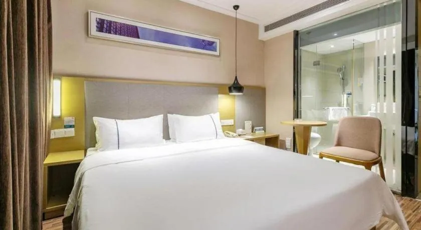 Bed in City Comfort Inn Shenzhen International Exhibition Center Tangwei Metro Station