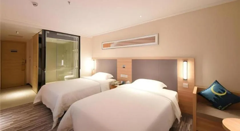 Bed in City Comfort Inn Shenzhen International Exhibition Center Tangwei Metro Station