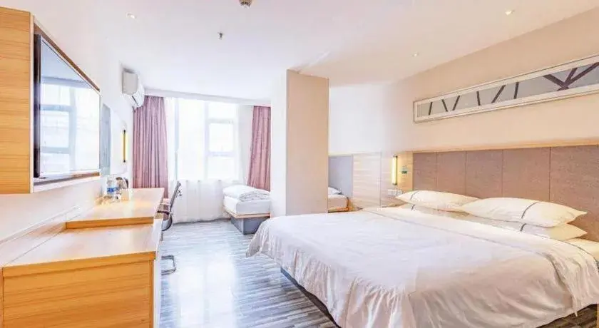 Bed in City Comfort Inn Shenzhen International Exhibition Center Tangwei Metro Station Bed in City Comfort Inn Shenzhen International Exhibition Center Tangwei Metro Station