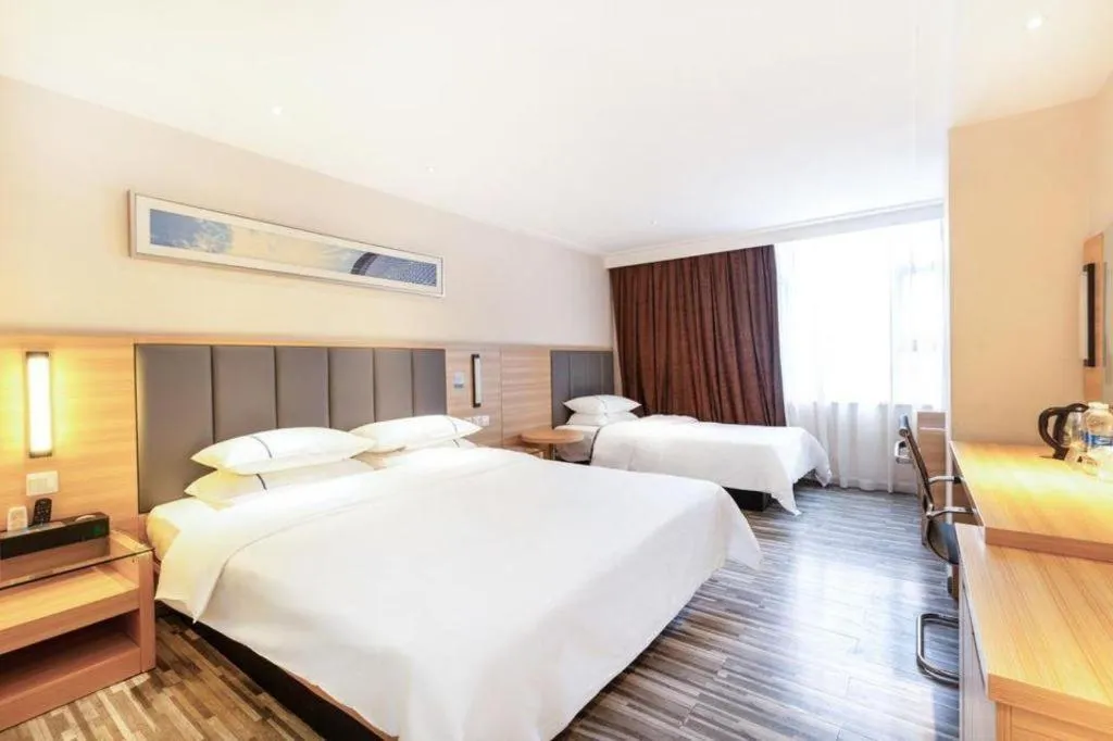 Bed in City Comfort Inn Shenzhen International Exhibition Center Tangwei Metro Station