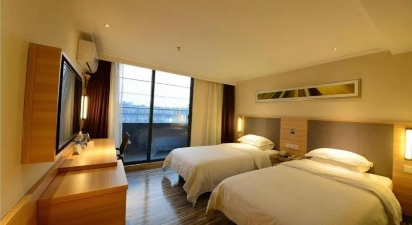 Bed in City Comfort Inn Shenzhen International Exhibition Center Tangwei Metro Station