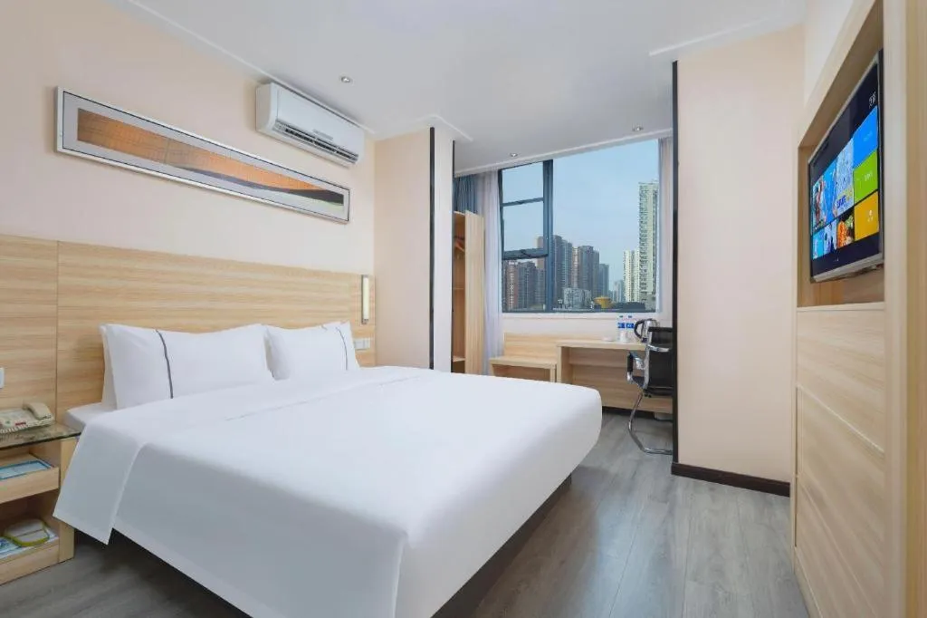 Bed in City Comfort Inn Wuhan Zhongnan Road Fujiaopo