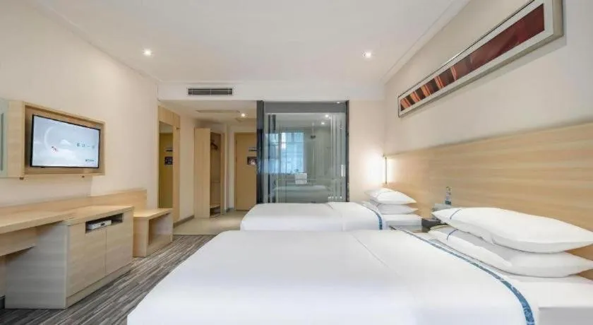 Bed in City Comfort Inn Guangzhou Renhe Metro Station Huatong Plaza