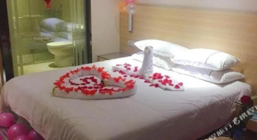 Bed in City Comfort Inn Guangzhou Renhe Metro Station Huatong Plaza