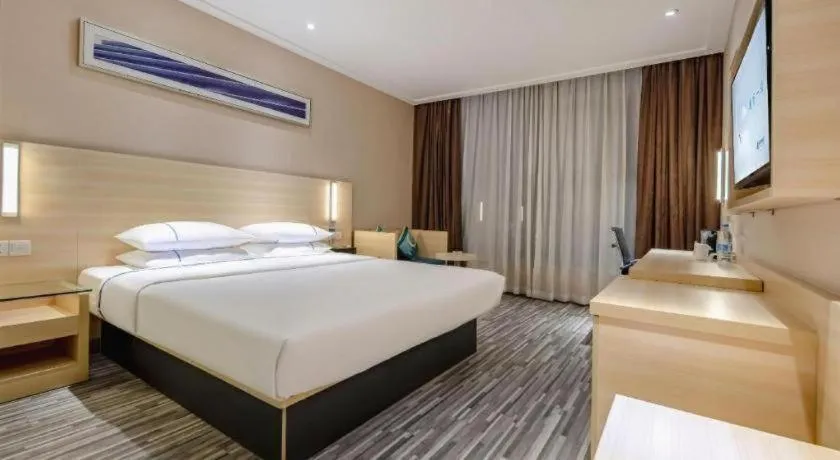 Bed in City Comfort Inn Guangzhou Renhe Metro Station Huatong Plaza