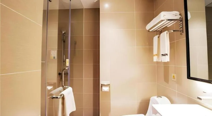 JTOUR Inn Yulin Railway Station Industrial Products Market