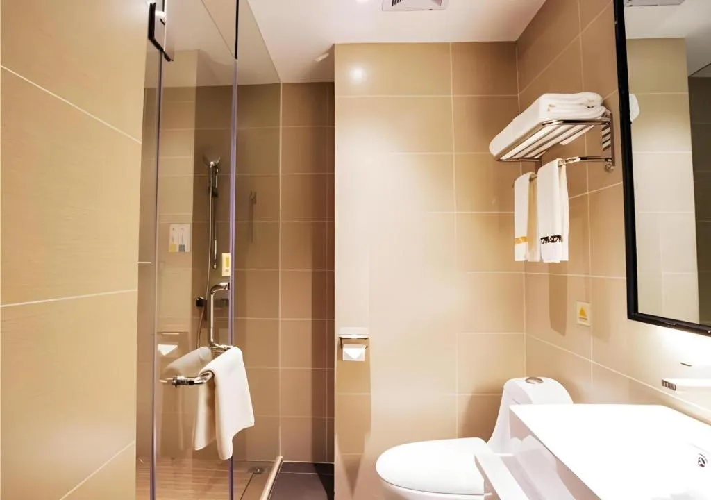 JTOUR Inn Yulin Railway Station Industrial Products Market