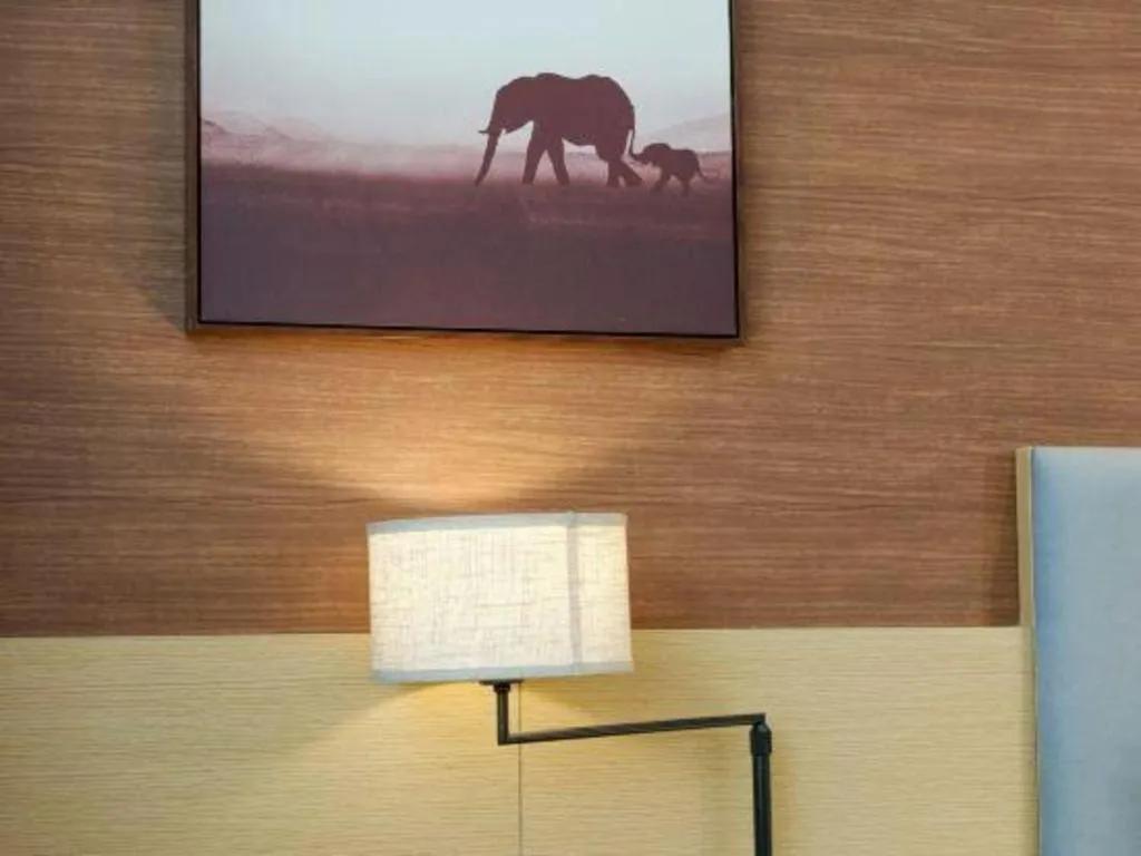 JTOUR Inn Yulin Railway Station Industrial Products Market