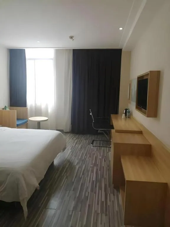 Bed in City Comfort Inn Wuhan Pangxiejia Metro Station