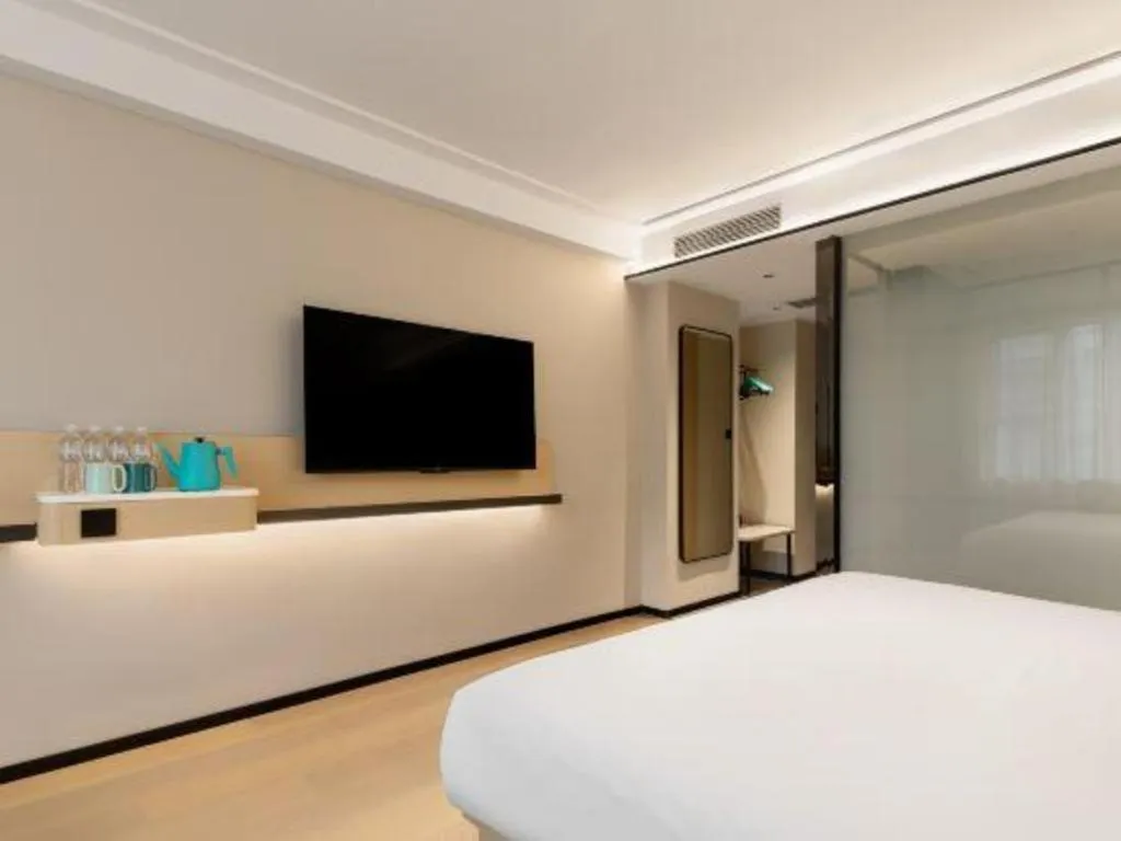 Bed in City Comfort Inn Wuhan Pangxiejia Metro Station