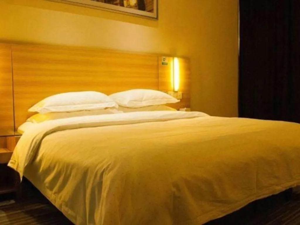 Bed in City Comfort Inn Wuhan Pangxiejia Metro Station
