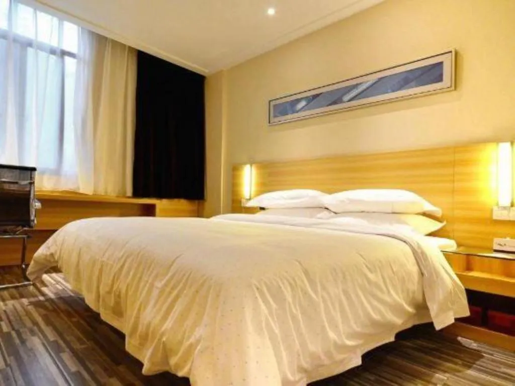 Bed in City Comfort Inn Wuhan Pangxiejia Metro Station