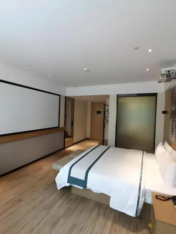 Bed in City Comfort Inn Guangzhou Liwan Zengjiao Jushu Metro Station