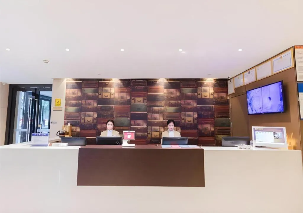 JTOUR Inn Guigang Life Port High-speed Railway Station