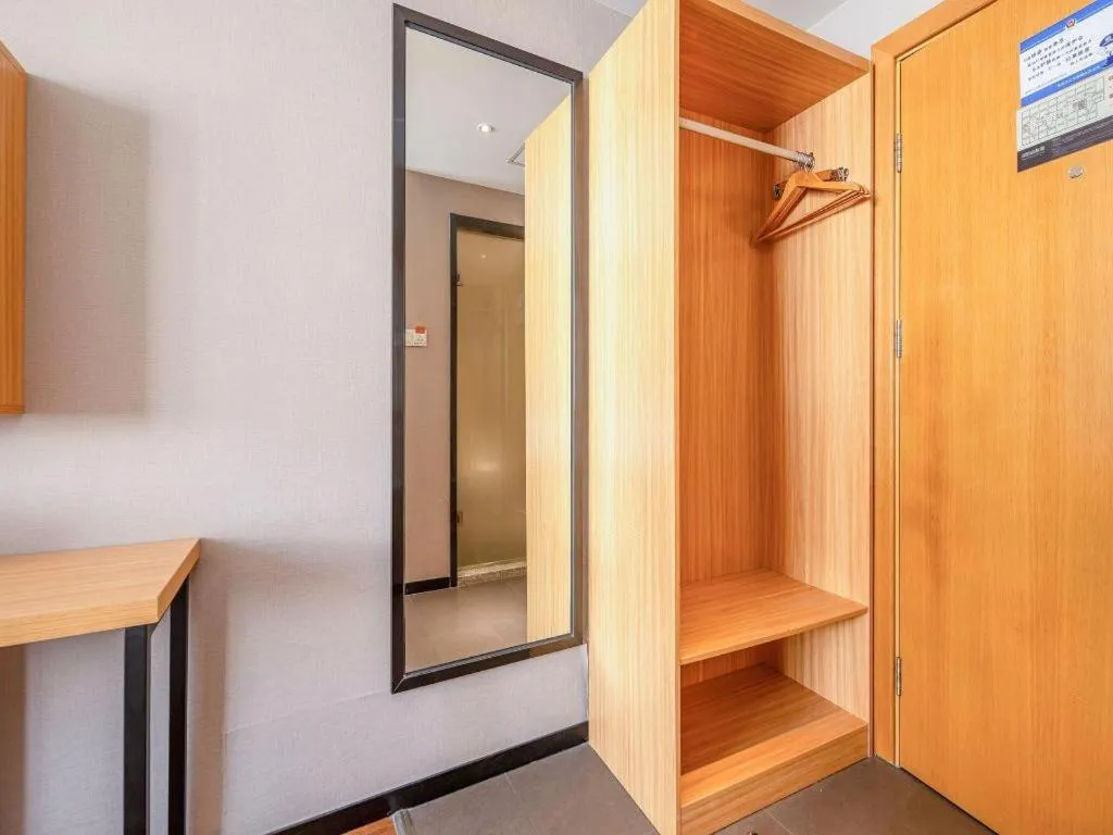 JTOUR Inn Guigang Life Port High-speed Railway Station