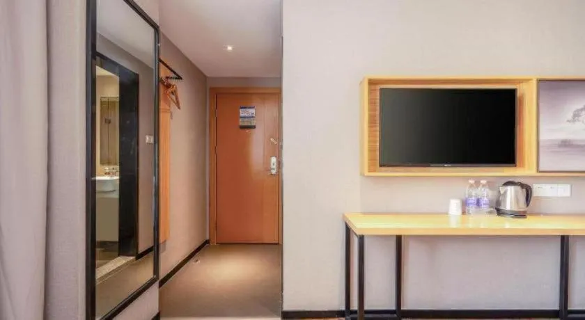 JTOUR Inn Guigang Life Port High-speed Railway Station