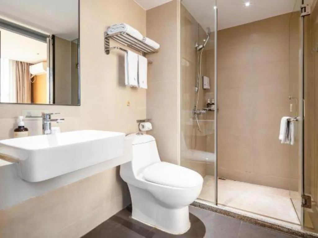 JTOUR Inn Guigang Life Port High-speed Railway Station